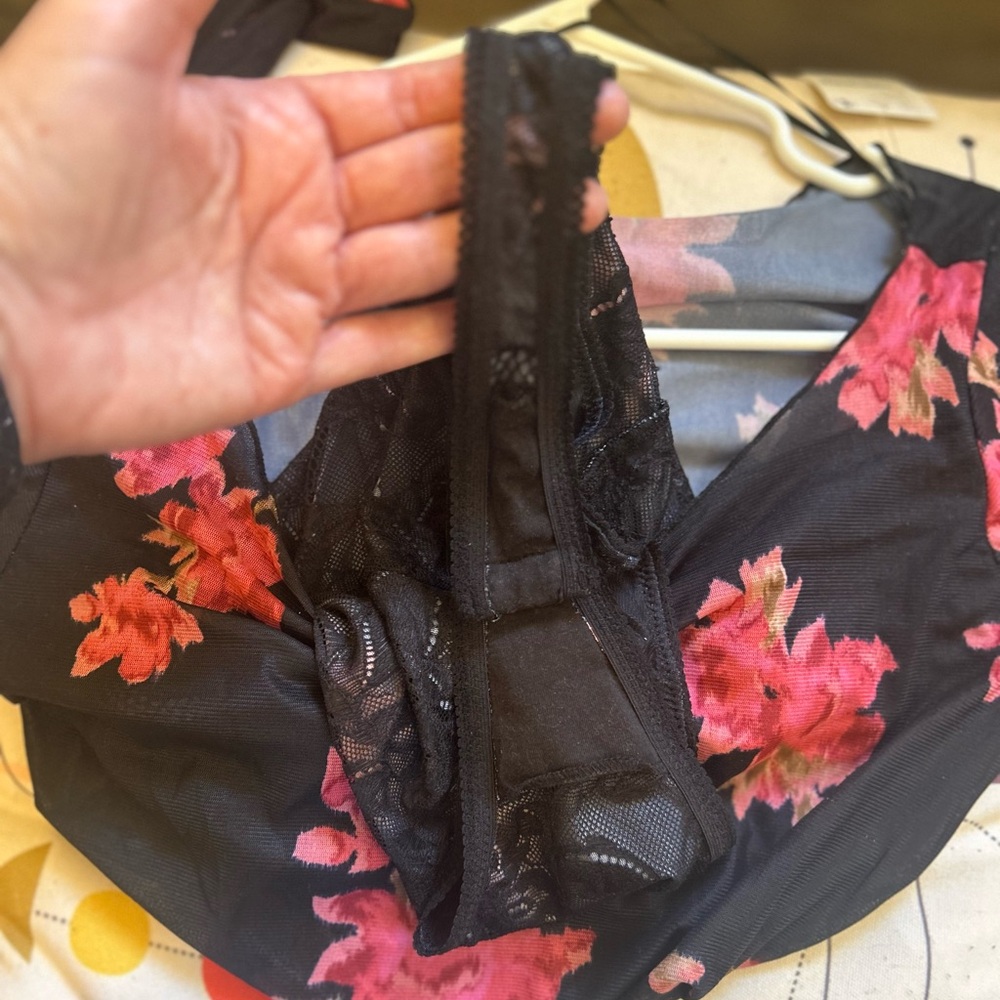NWT Free People Red Rose Floral Bodysuit Size Small Snap gusset thong style - Picture 10 of 14